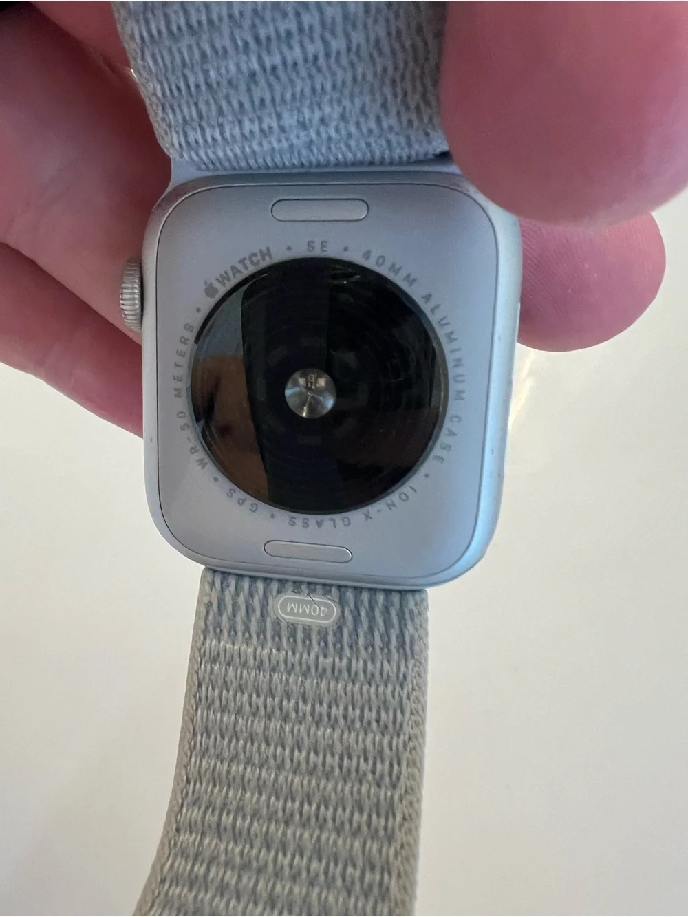 Apple Watch SE (Gen 2) Smartwatch with Light Gray Nylon Sport Band + Extra Band